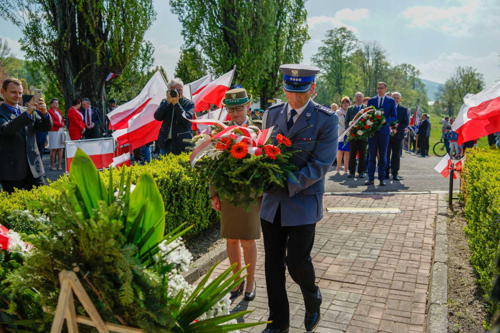 Moszczanka w biało-czerwonych barwach. Wojewódzkie obchody Święta Flagi [fotorelacja]