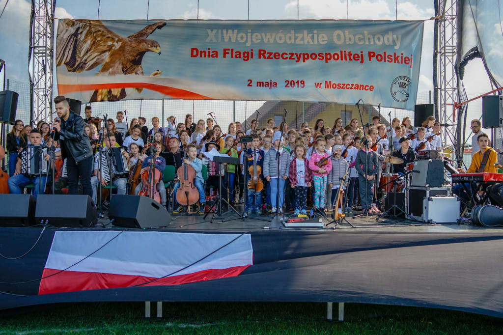 Moszczanka w biało-czerwonych barwach. Wojewódzkie obchody Święta Flagi [fotorelacja]