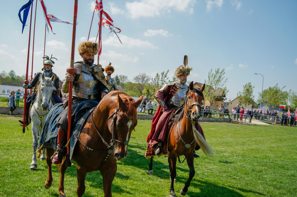 Moszczanka w biało-czerwonych barwach. Wojewódzkie obchody Święta Flagi [fotorelacja]