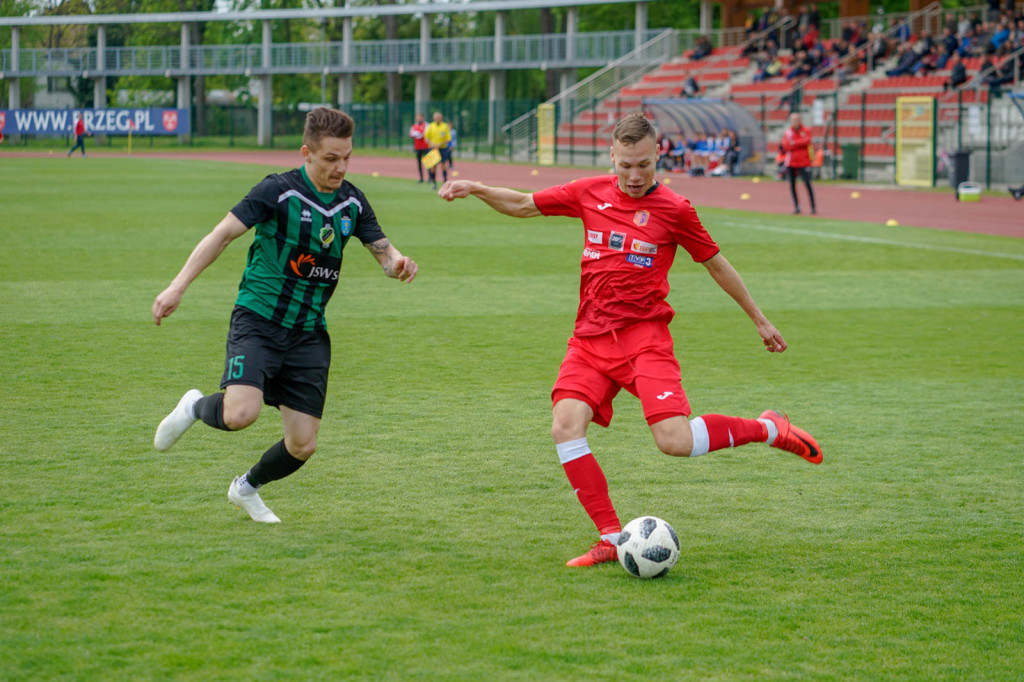 Stal oddala się od strefy spadkowej. Okazała wygrana z Pniówkiem Pawłowice Śląskie