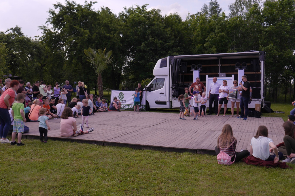 Festyn dziecięcy w Szydłowicach  [fotorelacja]