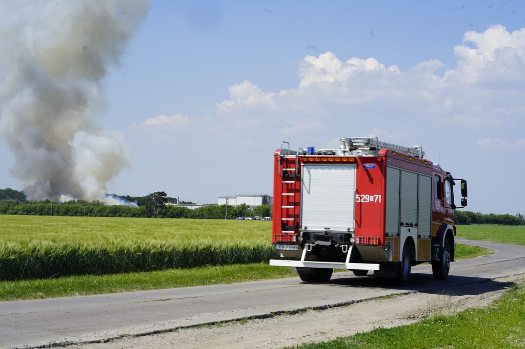 Pożar odpadów na składowisku śmieci w Gać