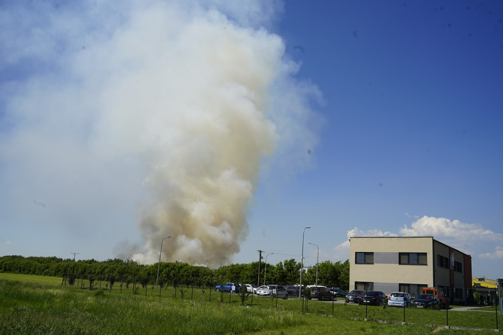 Pożar odpadów na składowisku śmieci w Gać