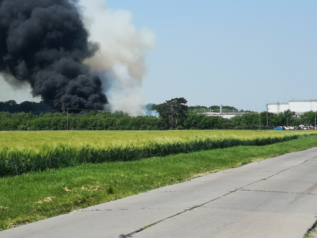 Pożar odpadów na składowisku śmieci w Gać