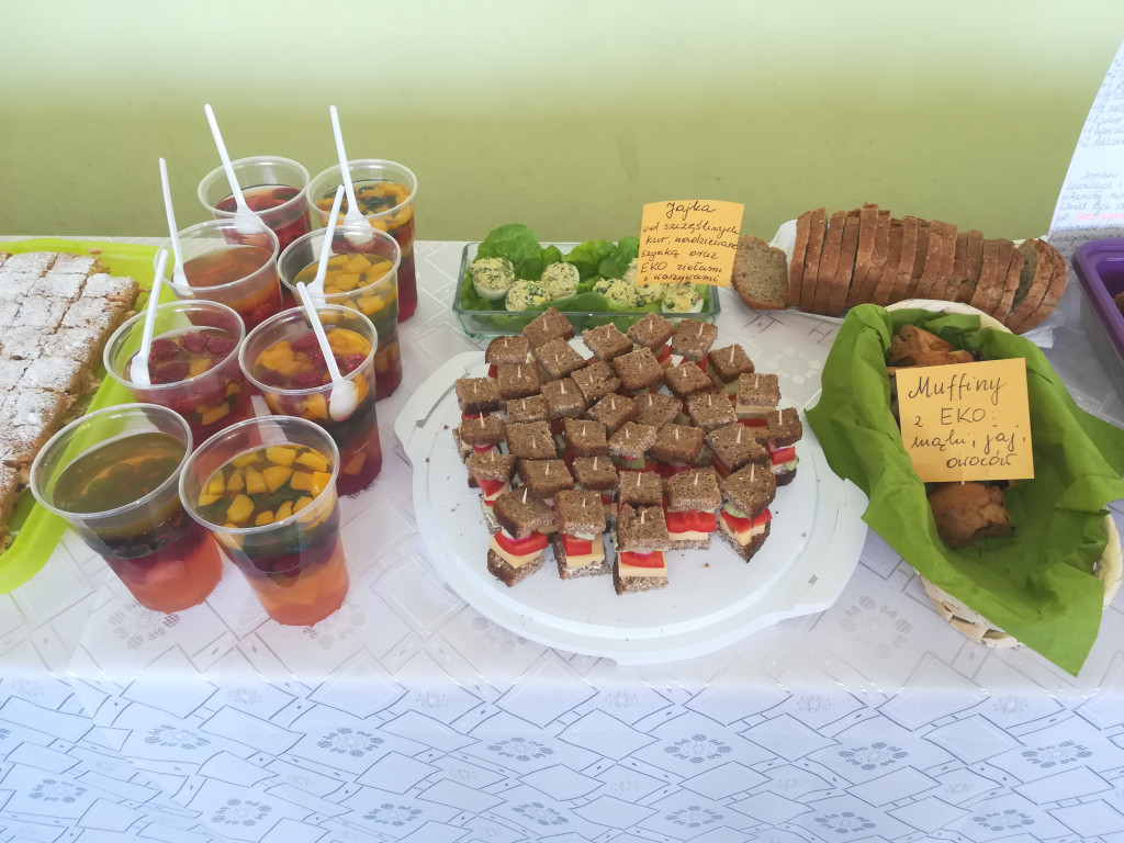 Dzień odkrywania talentów i kiermasz zdrowej żywności w PSP w Lubszy