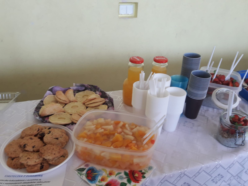 Dzień odkrywania talentów i kiermasz zdrowej żywności w PSP w Lubszy