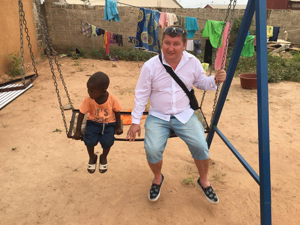 Brzeżanie pomagają dzieciom z Gambii. W mieście Farafenni powiewa flaga Brzegu