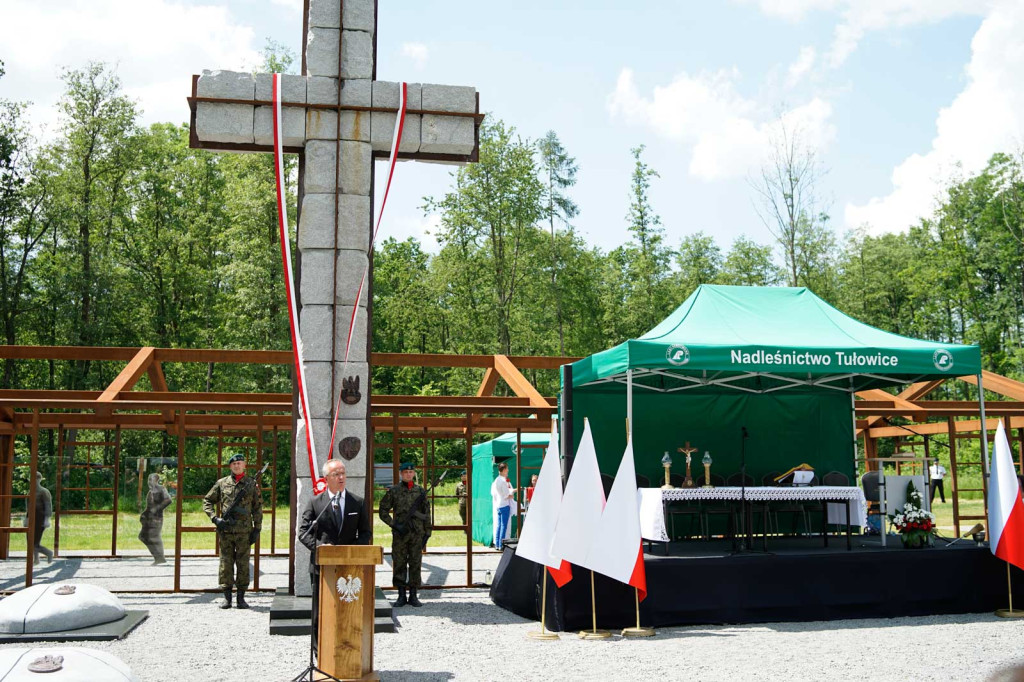 Odsłonięcie pomnika upamiętniającego żołnierzy 