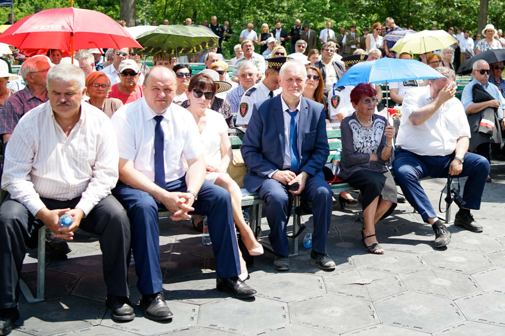Odsłonięcie pomnika upamiętniającego żołnierzy 