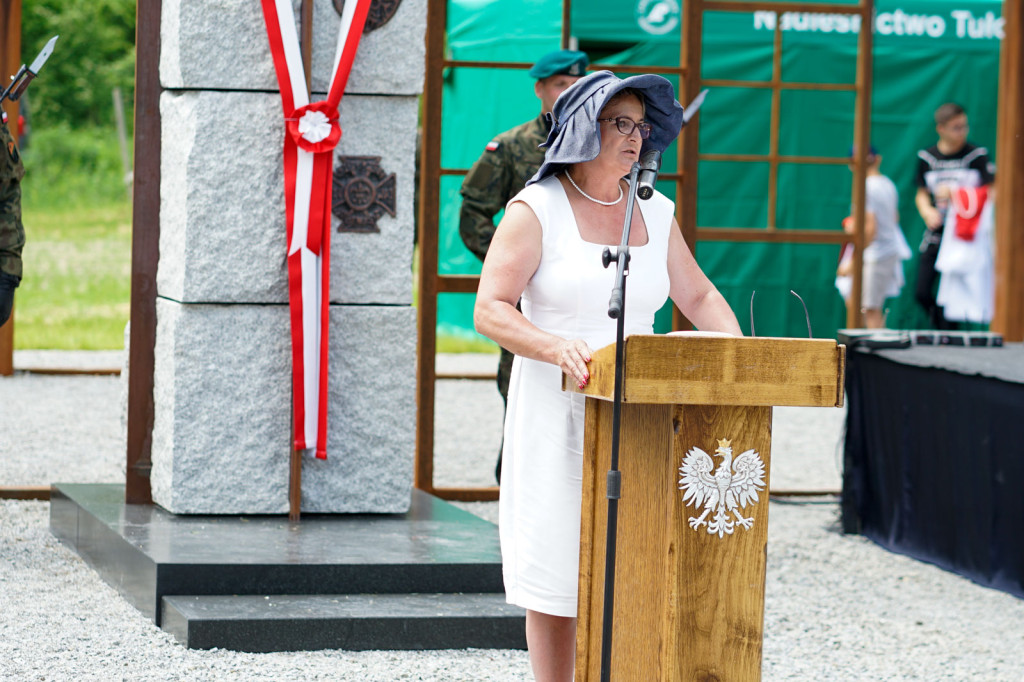 Odsłonięcie pomnika upamiętniającego żołnierzy 