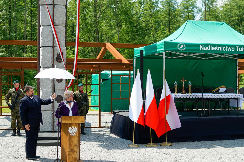 Odsłonięcie pomnika upamiętniającego żołnierzy 