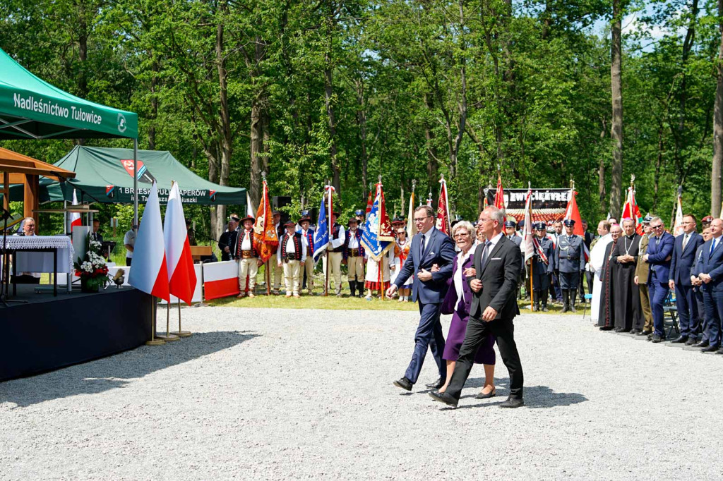 Odsłonięcie pomnika upamiętniającego żołnierzy 