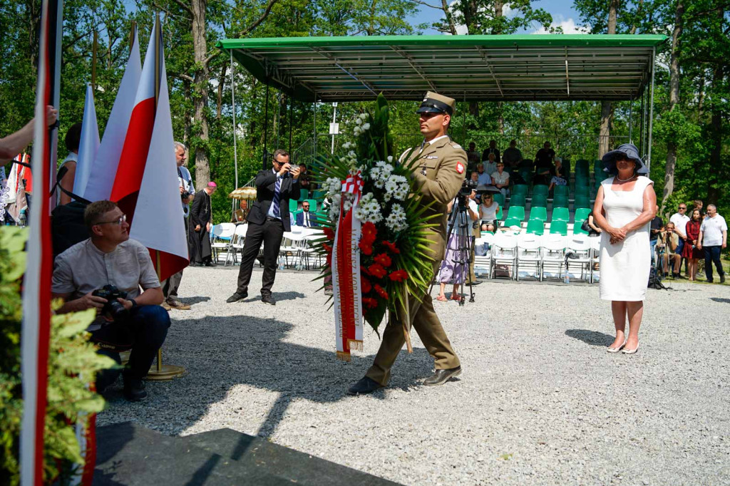 Odsłonięcie pomnika upamiętniającego żołnierzy 