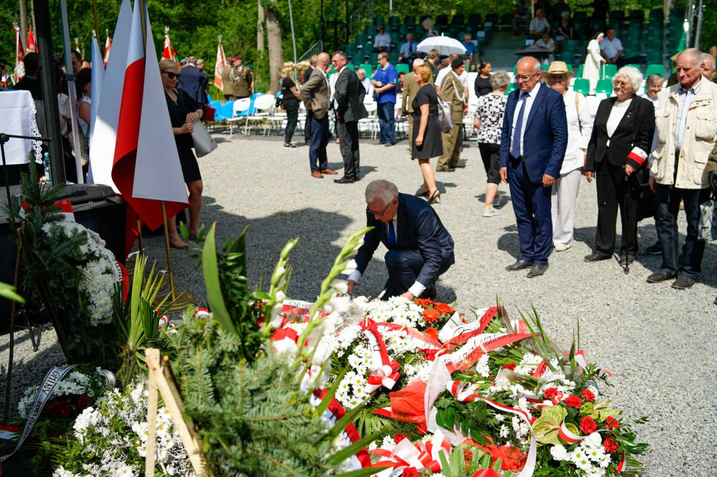 Odsłonięcie pomnika upamiętniającego żołnierzy 