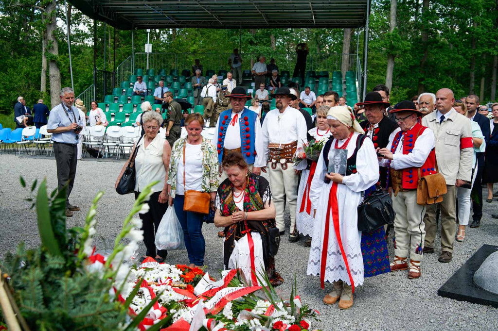 Odsłonięcie pomnika upamiętniającego żołnierzy 