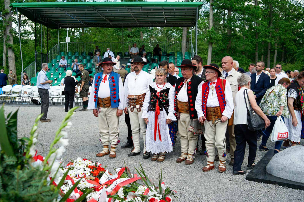 Odsłonięcie pomnika upamiętniającego żołnierzy 