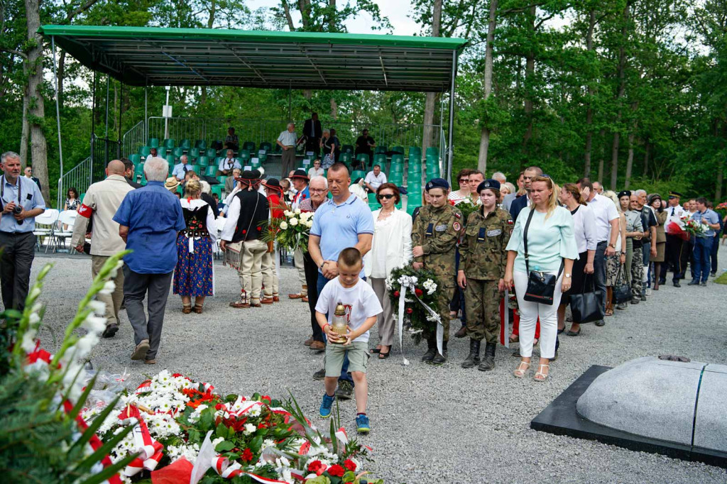 Odsłonięcie pomnika upamiętniającego żołnierzy 