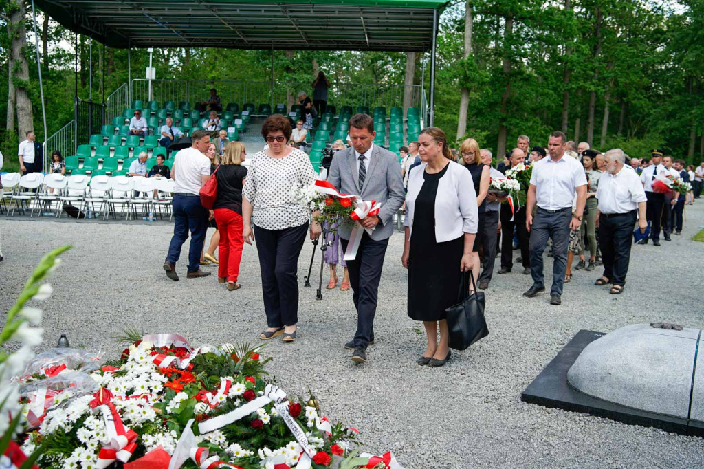 Odsłonięcie pomnika upamiętniającego żołnierzy 