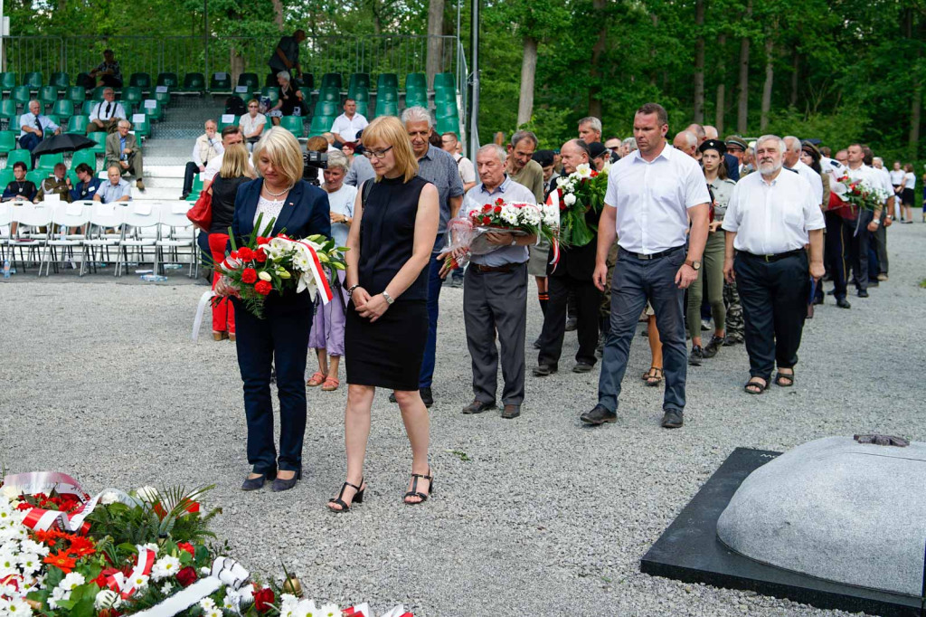 Odsłonięcie pomnika upamiętniającego żołnierzy 
