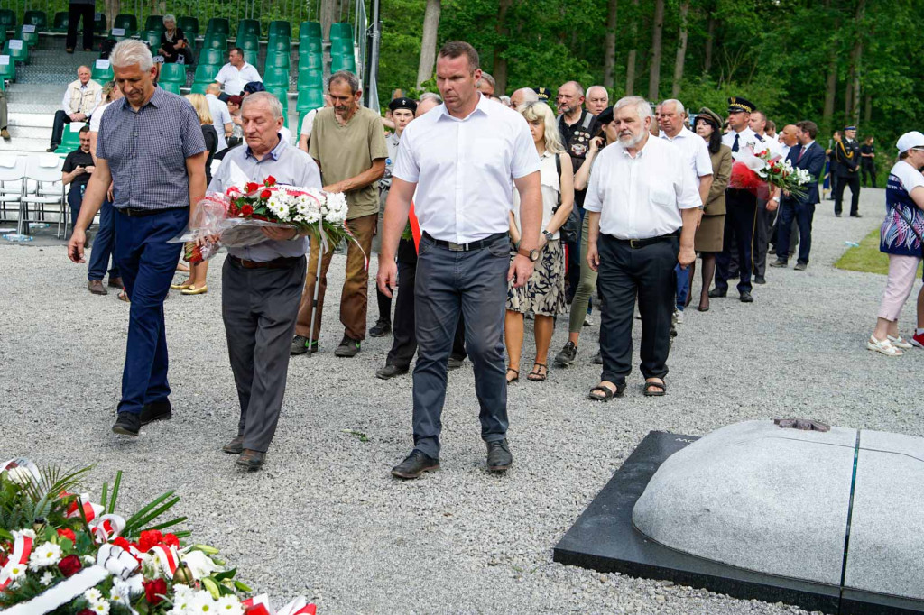 Odsłonięcie pomnika upamiętniającego żołnierzy 