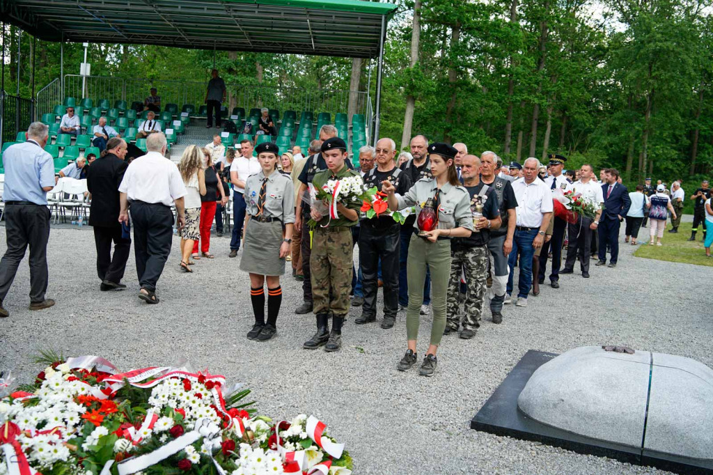 Odsłonięcie pomnika upamiętniającego żołnierzy 