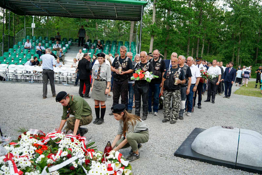 Odsłonięcie pomnika upamiętniającego żołnierzy 
