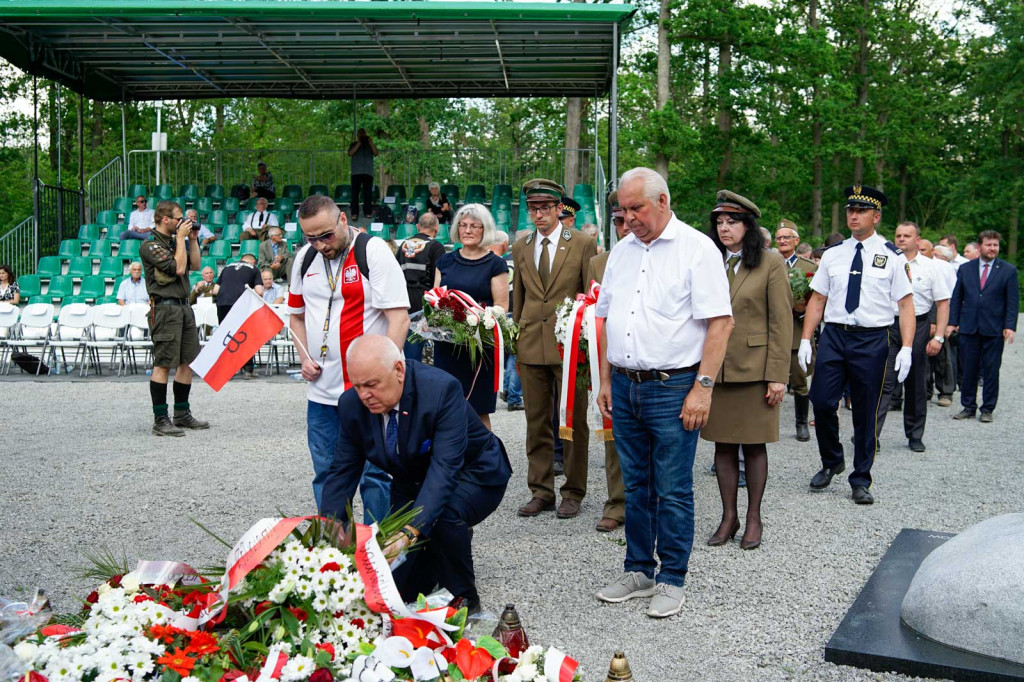 Odsłonięcie pomnika upamiętniającego żołnierzy 