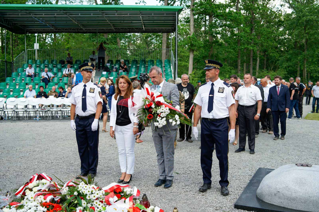 Odsłonięcie pomnika upamiętniającego żołnierzy 