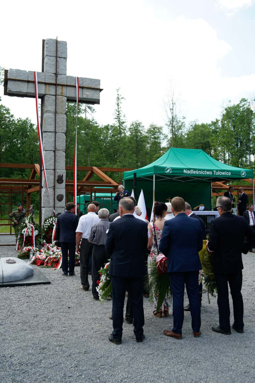 Odsłonięcie pomnika upamiętniającego żołnierzy 
