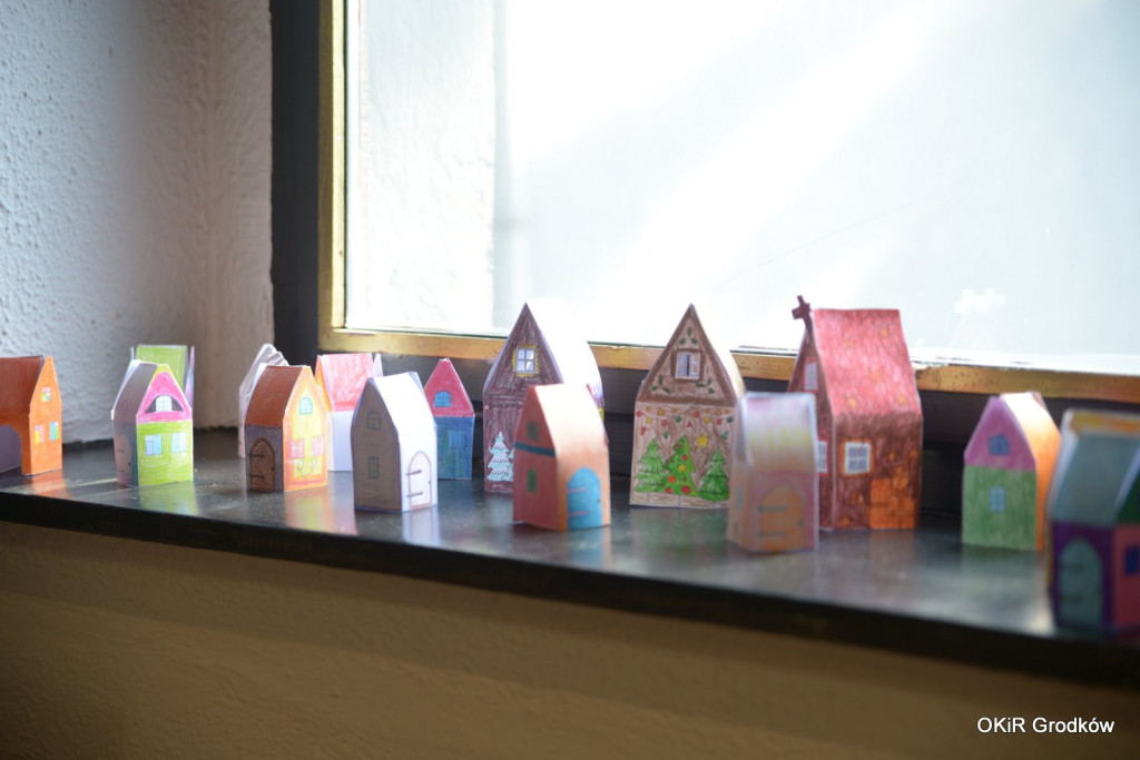 Wystawa Kółka Plastycznego oraz koncert 