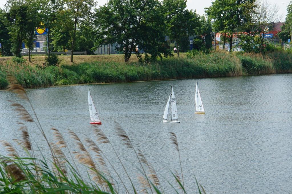 Modelarze rozegrali regaty na stawie Cegielnianym