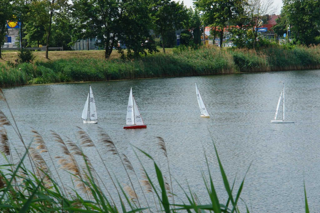 Modelarze rozegrali regaty na stawie Cegielnianym