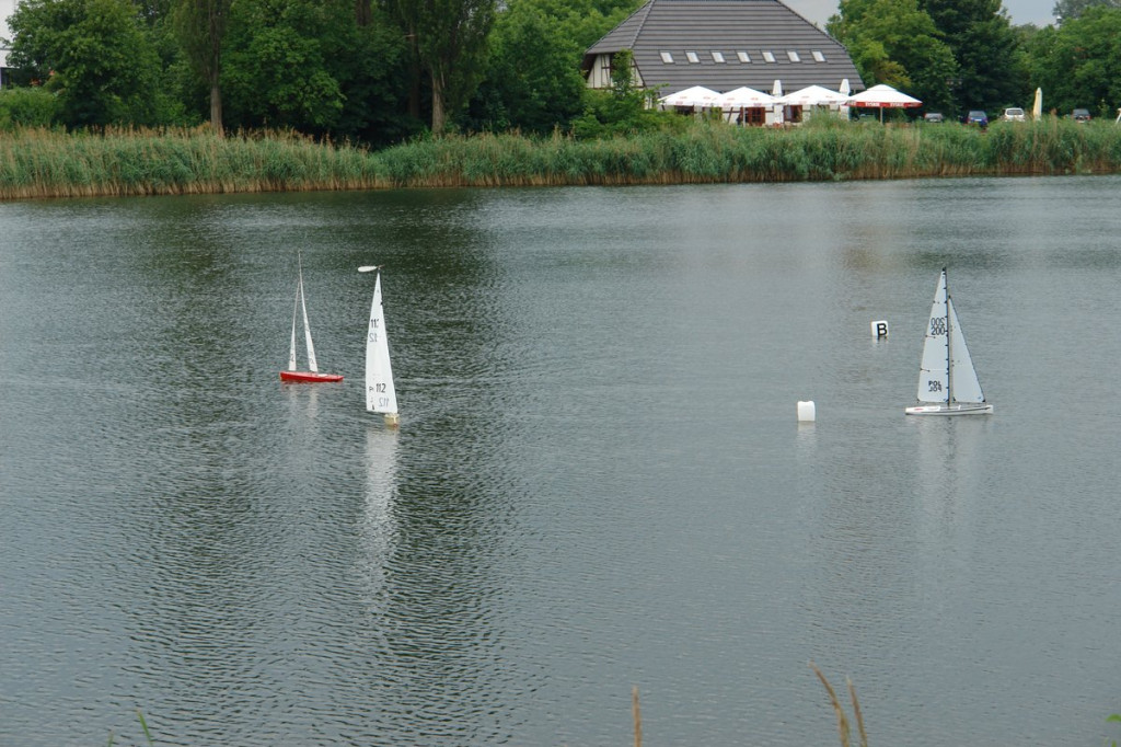 Modelarze rozegrali regaty na stawie Cegielnianym