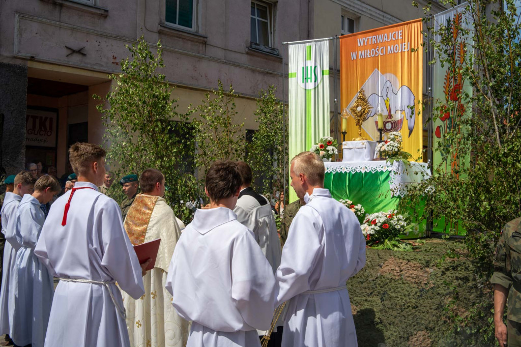 Boże Ciało w Brzegu. Międzyparafialna procesja przeszła ulicami miasta [fotorelacja]