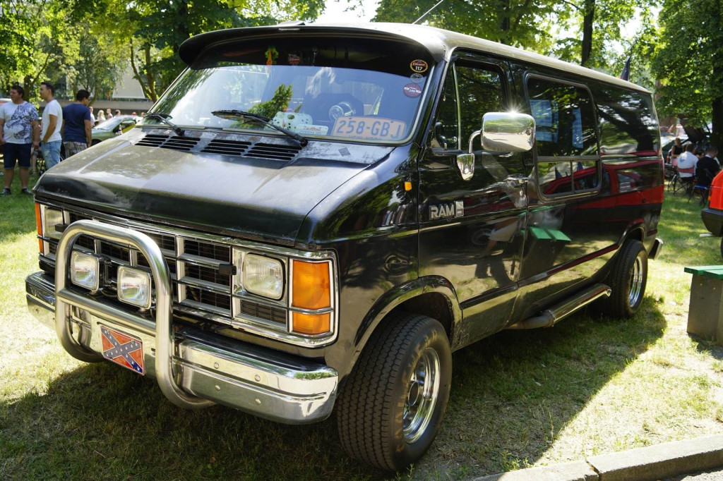 Międzynarodowy Zlot Pojazdów Zabytkowych w Oławie 2019 [fotorelacja]