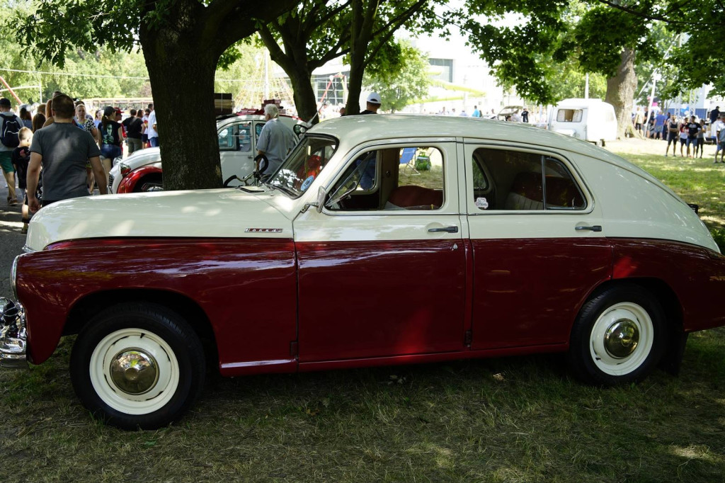 Międzynarodowy Zlot Pojazdów Zabytkowych w Oławie 2019 [fotorelacja]