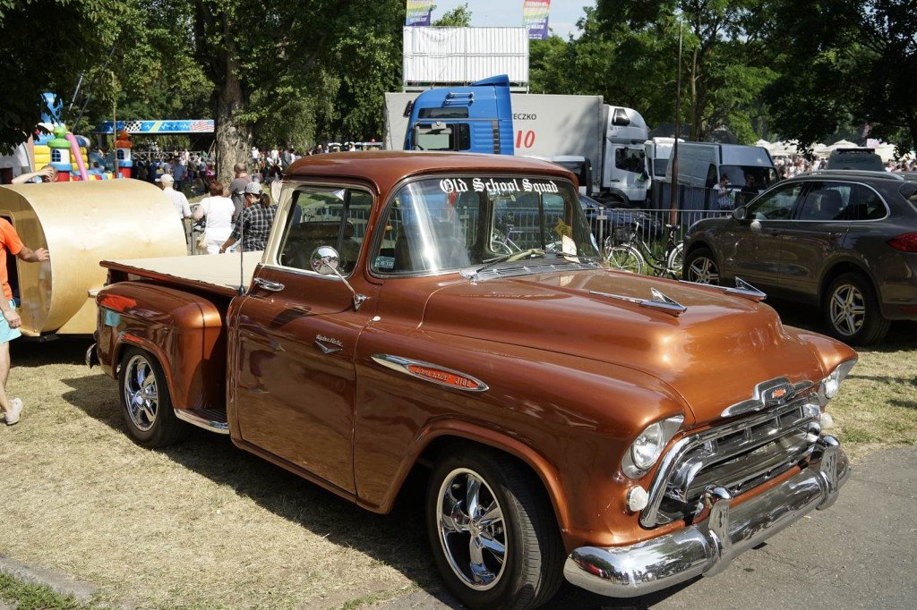 Międzynarodowy Zlot Pojazdów Zabytkowych w Oławie 2019 [fotorelacja]