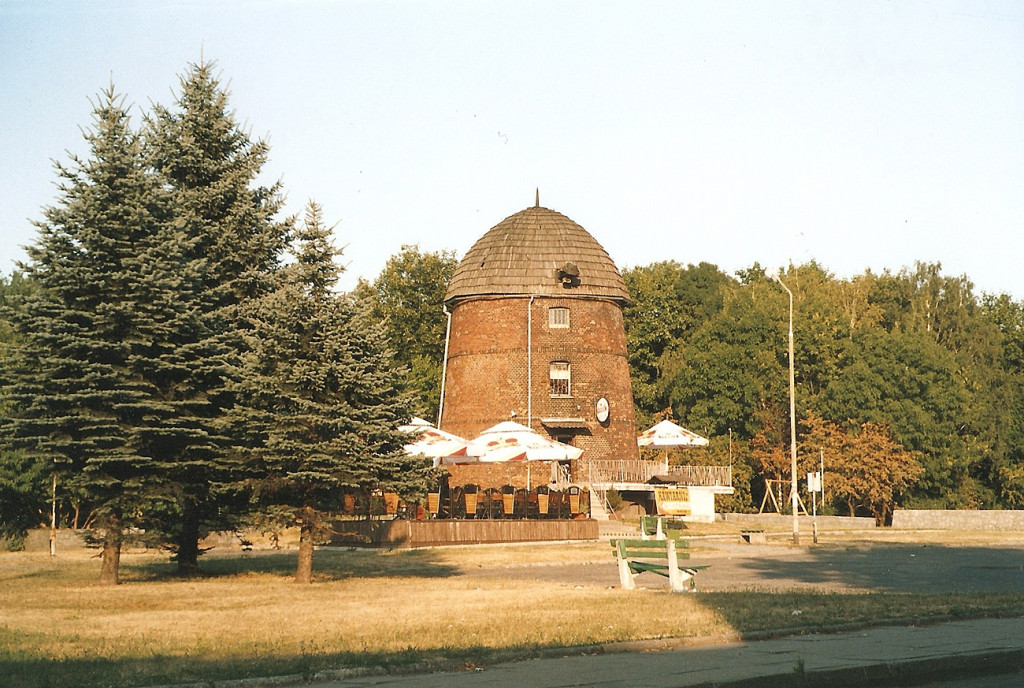 Wiatrak w Grodkowie jest remontowany. Zabytek doczeka się nowego dachu