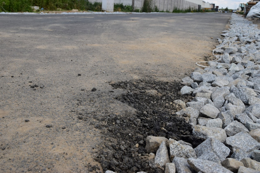 Drogowa fuszerka w Skarbimierzu-Osiedle. Wójt wyjaśnia dlaczego nie ma chodników