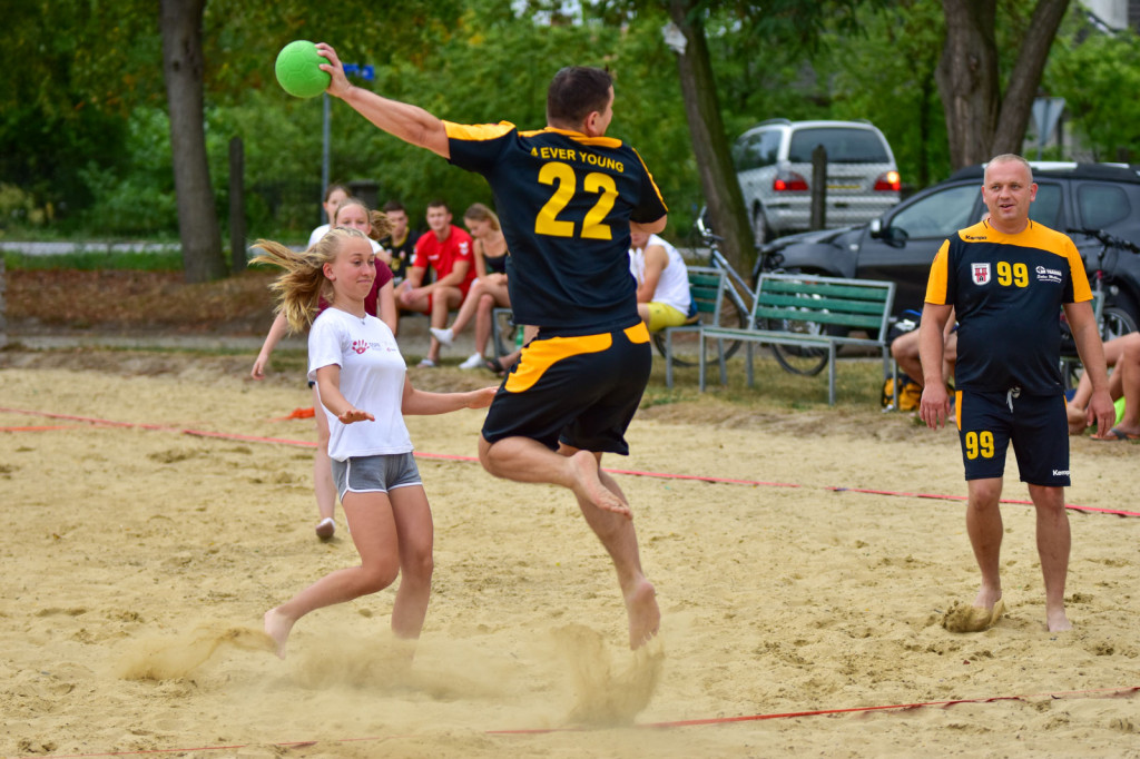 Turniej Piłki Ręcznej Plażowej w Grodkowie [fotorelacja]