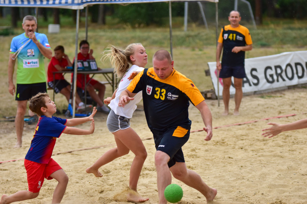 Turniej Piłki Ręcznej Plażowej w Grodkowie [fotorelacja]