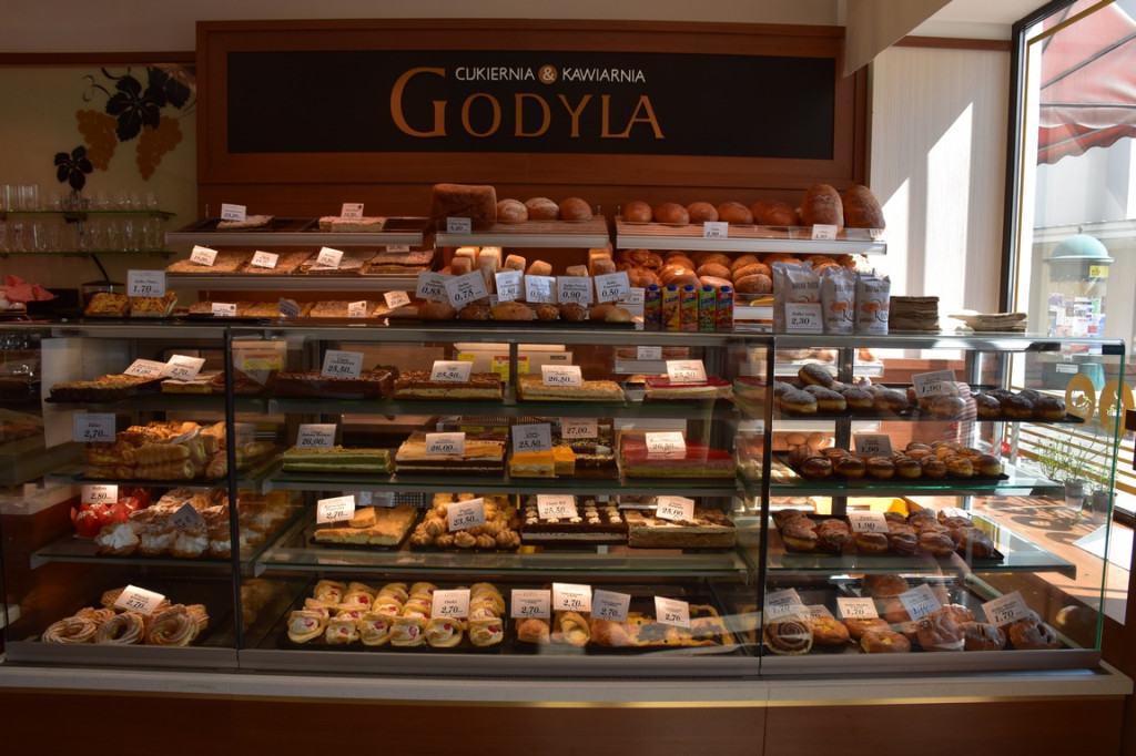 Rzemieślnicze lody, regionalny kołocz śląski, pyszne ciasta, pieczywo i torty. Otwarcie nowej Cukierni Godyla przy ul. Długiej w Brzegu