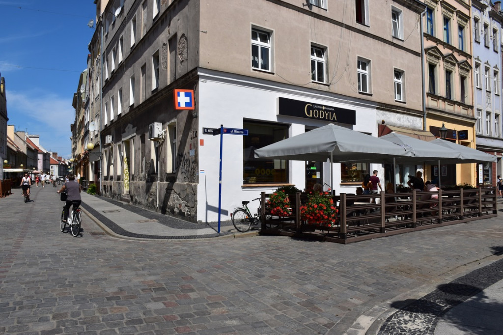 Rzemieślnicze lody, regionalny kołocz śląski, pyszne ciasta, pieczywo i torty. Otwarcie nowej Cukierni Godyla przy ul. Długiej w Brzegu