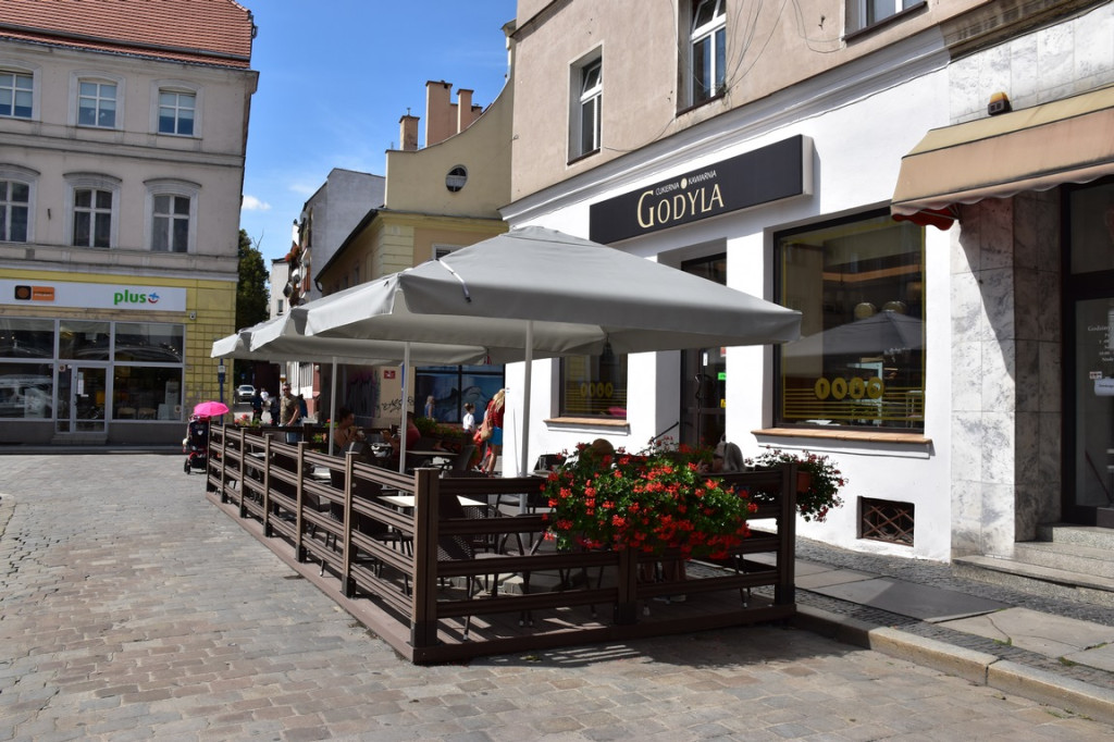 Rzemieślnicze lody, regionalny kołocz śląski, pyszne ciasta, pieczywo i torty. Otwarcie nowej Cukierni Godyla przy ul. Długiej w Brzegu
