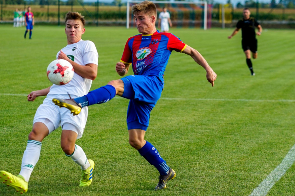 Pierwsza porażka LZS-u Starowice. Rekord lepszy w starciu z beniaminkiem [fotorelacja]