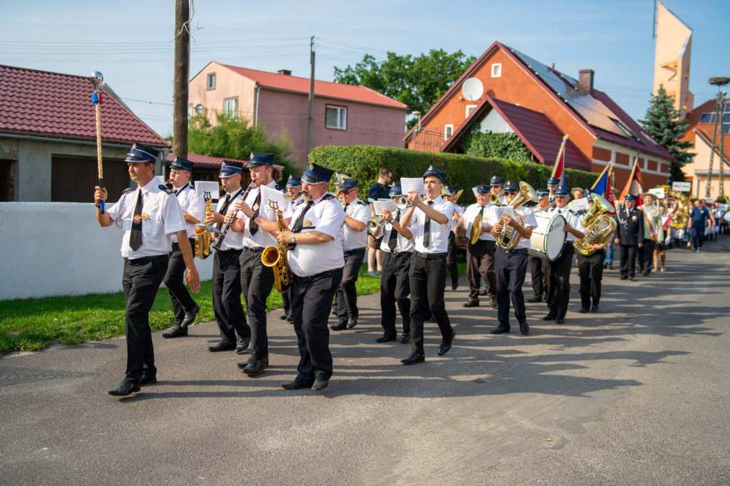 Święto plonów w Lipkach. Najpiękniejszy wieniec dożynkowy w Gminie Skarbimierz z Łukowic Brzeskich
