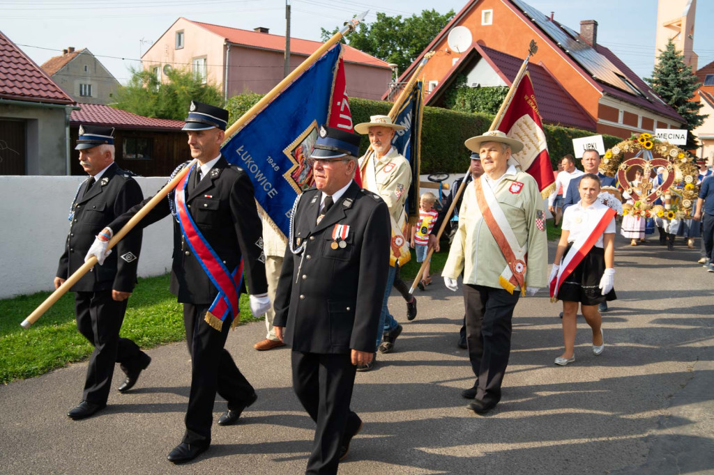 Święto plonów w Lipkach. Najpiękniejszy wieniec dożynkowy w Gminie Skarbimierz z Łukowic Brzeskich