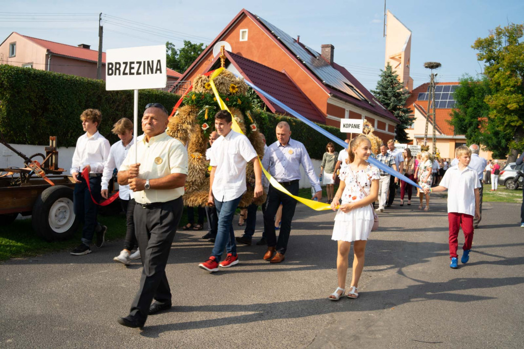 Święto plonów w Lipkach. Najpiękniejszy wieniec dożynkowy w Gminie Skarbimierz z Łukowic Brzeskich
