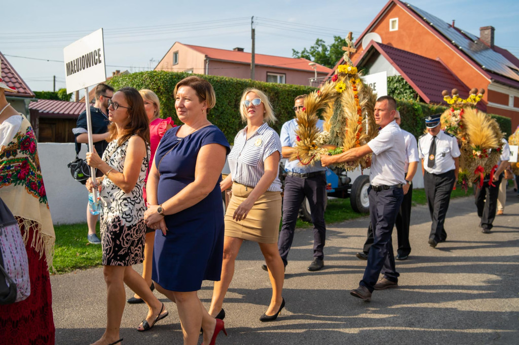 Święto plonów w Lipkach. Najpiękniejszy wieniec dożynkowy w Gminie Skarbimierz z Łukowic Brzeskich