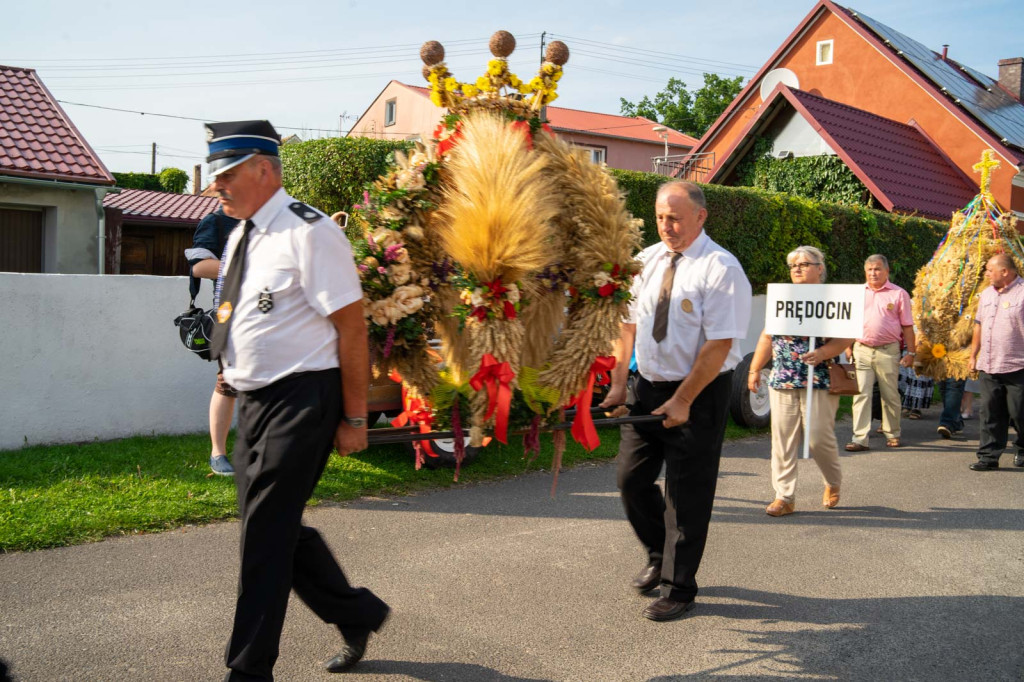 Święto plonów w Lipkach. Najpiękniejszy wieniec dożynkowy w Gminie Skarbimierz z Łukowic Brzeskich